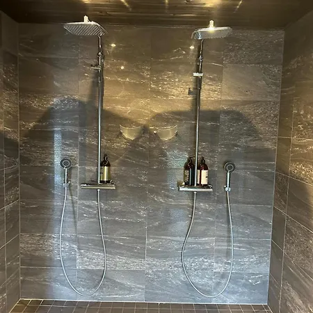 빌라 Huvilarannalla *